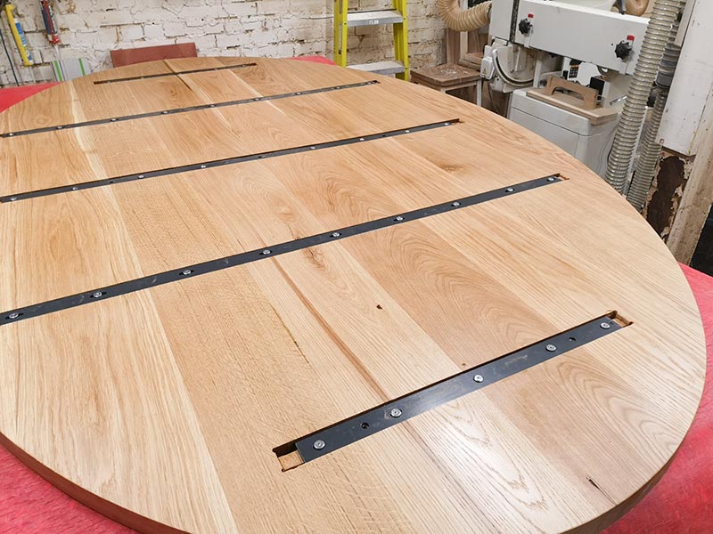 Bespoke solid oak table by custom furniture specialist Neil Bathgate, Joinery & Carpentry, Witney, Oxfordshire